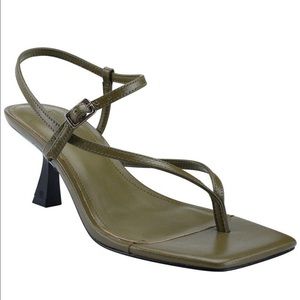 NWT Marc Fisher Calinda Sandals